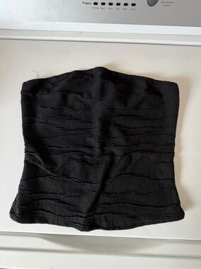 Black Strapless Textured Tube Top
